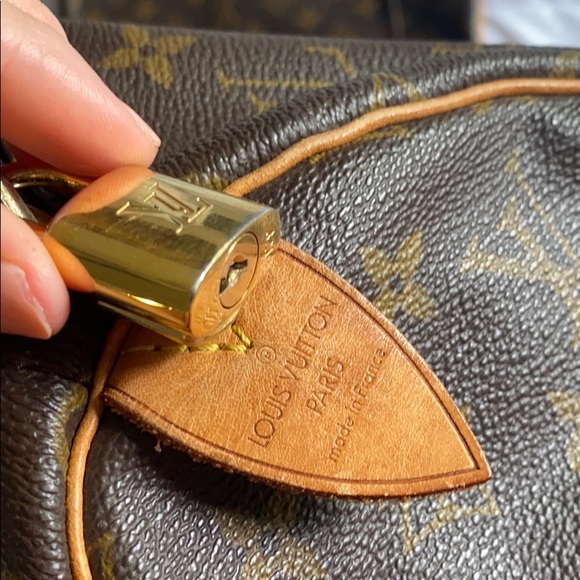 Louis Vuitton small luggage Normal wear. - Picture 2 of 7